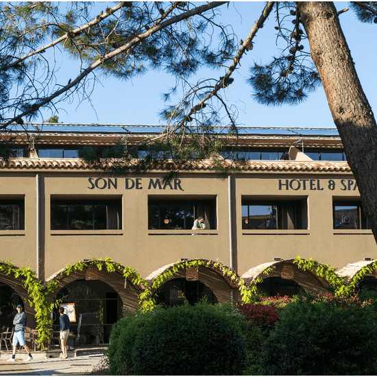 <p>Son de Mar Hôtel & Spa,</p><p>Porto-Vecchio, </p><p>Corse</p><p></p>