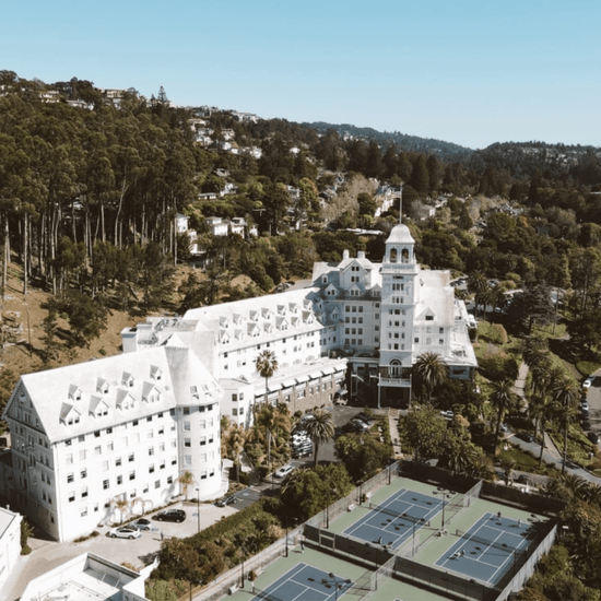 <p>Claremont Resort and Club,<br/>California, USA</p>